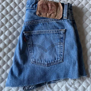  - Levis shorts, aldrig använda nyskick. Storlek W30 L36. Pris-185kr
