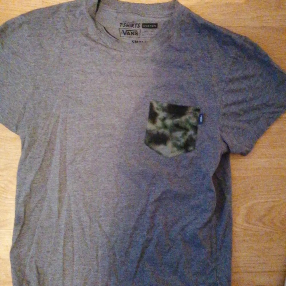 T-Shirt från Vans [Oanvänd] . Skjortor.