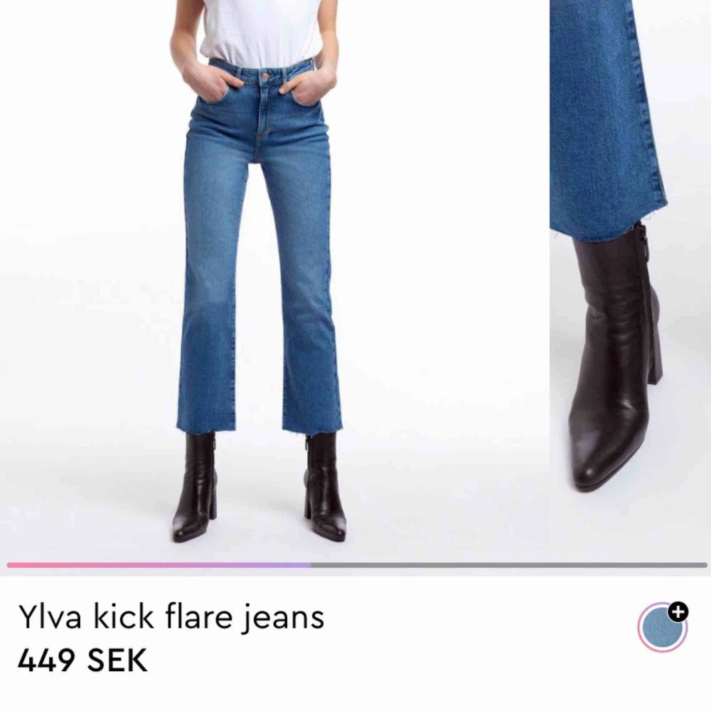 Jeans från Gina tricote, använda 1 gång. Sitter så snyggt på och går att klippa av kortare om man vill. . Jeans & Byxor.