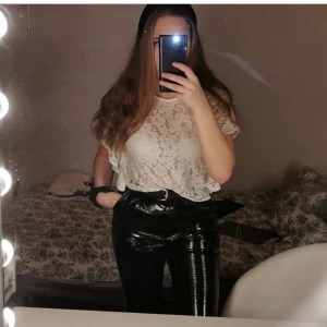 Vit fest topp  - Vit spets fest topp. Storlek xs. 70 kr inklusive frakt