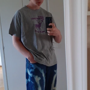 Oaks adventure t-shirt  - Hej säljer en t-shirt som aldrig riktigt kom till använding storlek xxl men är inte jättestor :)