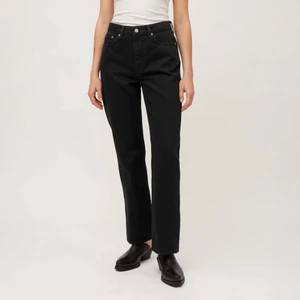 Weekday voyage jeans black  - Fina weekdayjeans i bra skick. Storlek 28/32. Köpare står för frakt 🚚 