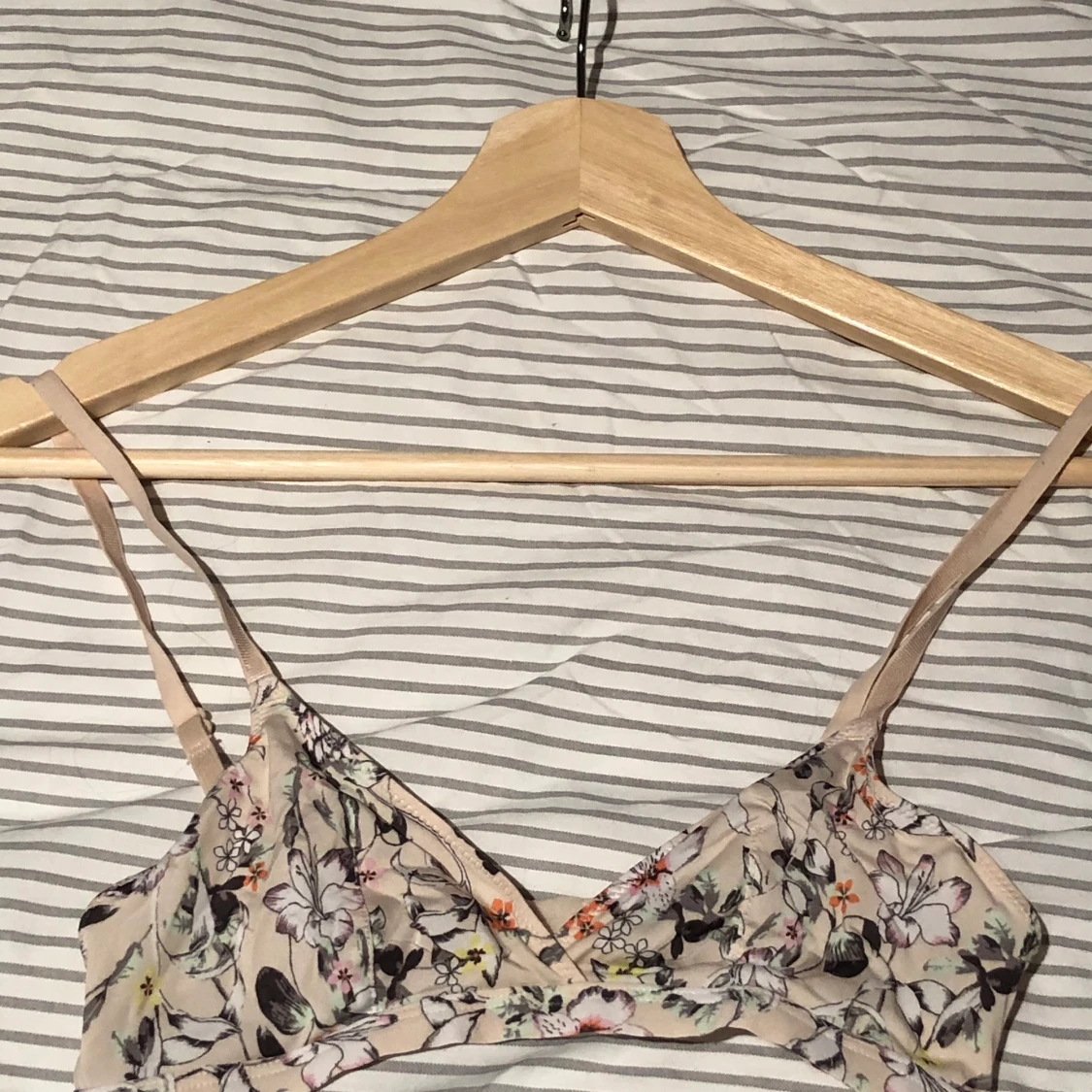 Bh:ar från HM storlek XS/34