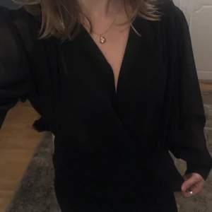 Mesh blus - Mesh blus från asos. Aldrig använd. EU 40 men passar även mig som vanligtvis är S. Köparen står för frakt.