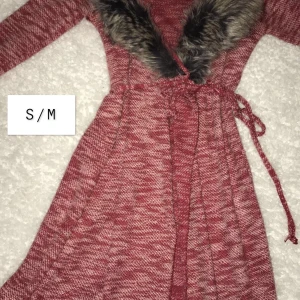 Kofta med päls - One size, tycker den passar S samt Medium