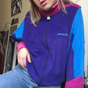  - AScool vintage adidas!! Äkta 80-tal och SÅ snygg verkligen. Köp!!! 