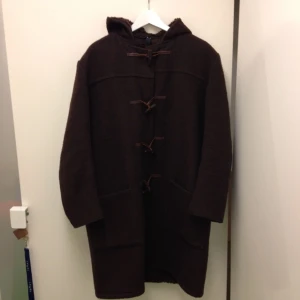 Fin brun duffel. Ett fynd.  - Fin brun duffel. Ett fynd. 