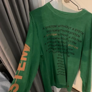 Tröja med tryck - Cool tröja från carlings, använd typ 1 gång.