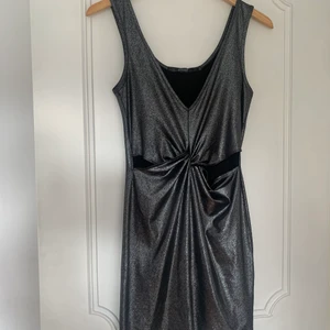 Nyårs klänning  - Använd en gång. 