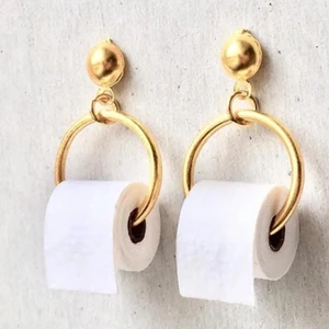 😆😬TOALETT RULLAR FETA ÖRHÄNGEN! GRATIS FRAKT!  - 😀🧻🧻🧻NYA TOLETTRULLAR INPLASTADE * BJUDER PÅ FRAKT.        🥳🧻🧻🧻🧻* BJUDER PÅ ETUIET/ SE PÅ BILDERNA *snabb Leverastid: 1-3 vardagar ! 