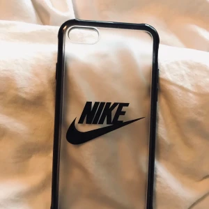 Nike mobilskal iPhone 7 - Helt nytt, passar iPhone 7. Köparen står för frakt 