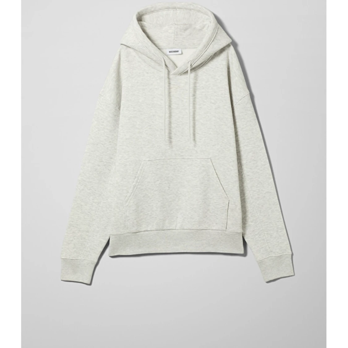 Säljer alla dessa weekday hoddies!!