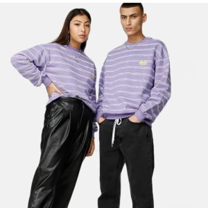 Oversized sweatshirt  - Jag säljer en sweatshirt från junkyard eftersom den aldrig kommer till användning och jag har en som är väldigt lik 🥰 HÖGSTA BUD: 200