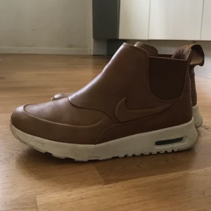 Nike - Säljer ett par Nike skor, inte använda mycket. 