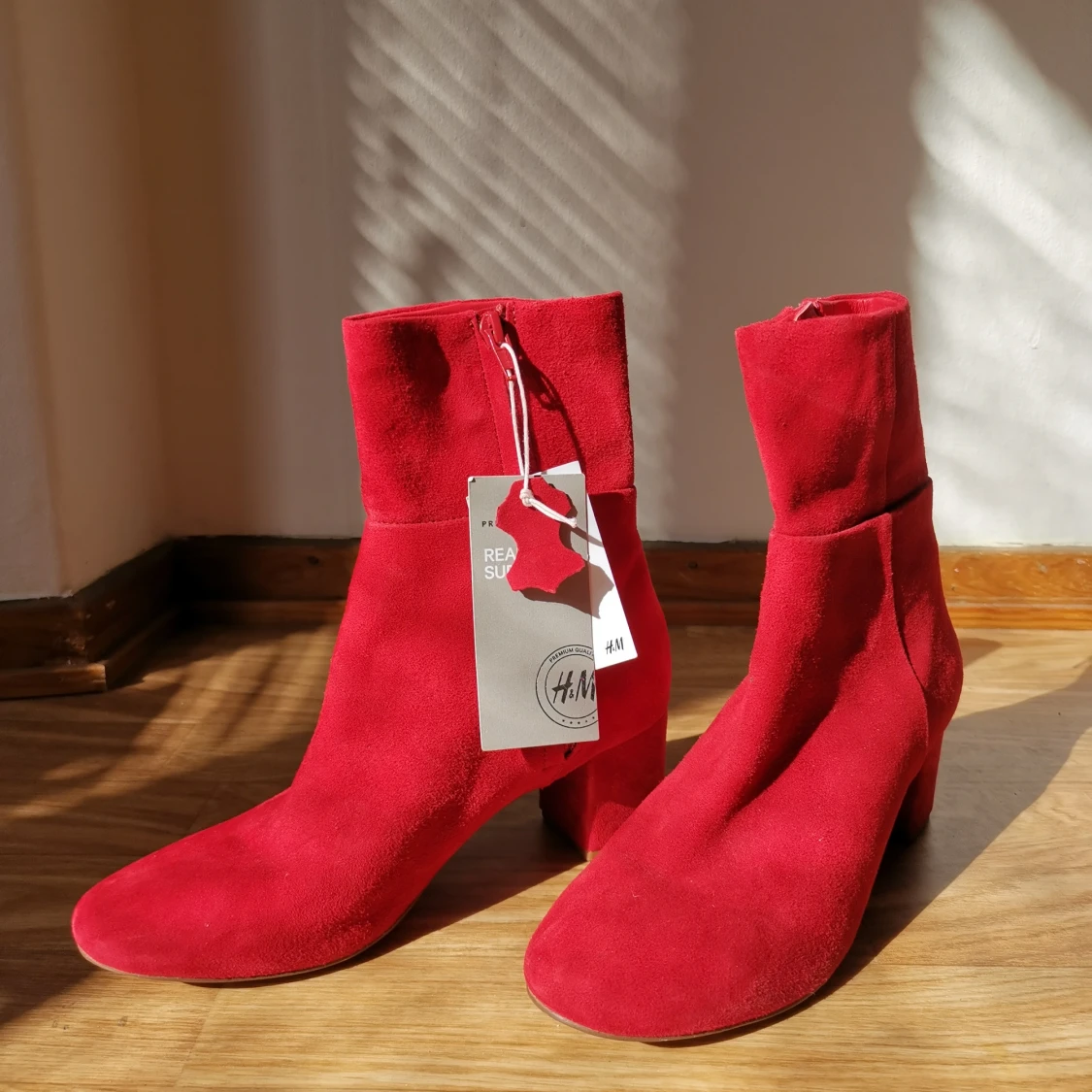 Oanvändastorlek stövletter i mocka, strlk 38 - 90