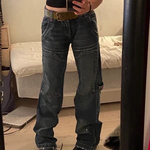 baggy jeans - baggy jeans😋 säljer pga för stora för mig, är 160lång. lite slitage där nere men annars bra skick. skickar gärna fler bilder
