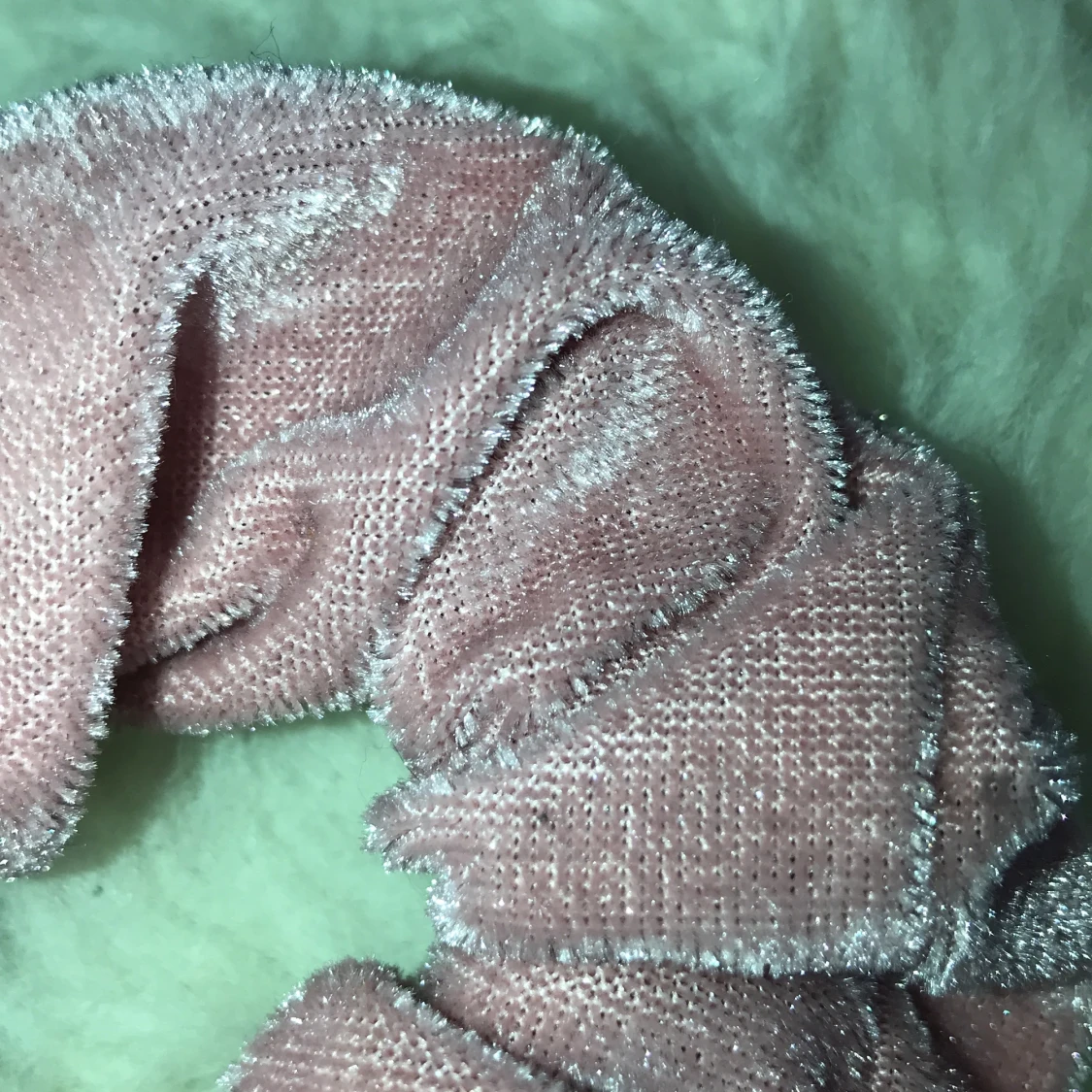 Rosa kitt med scrunchies - 91