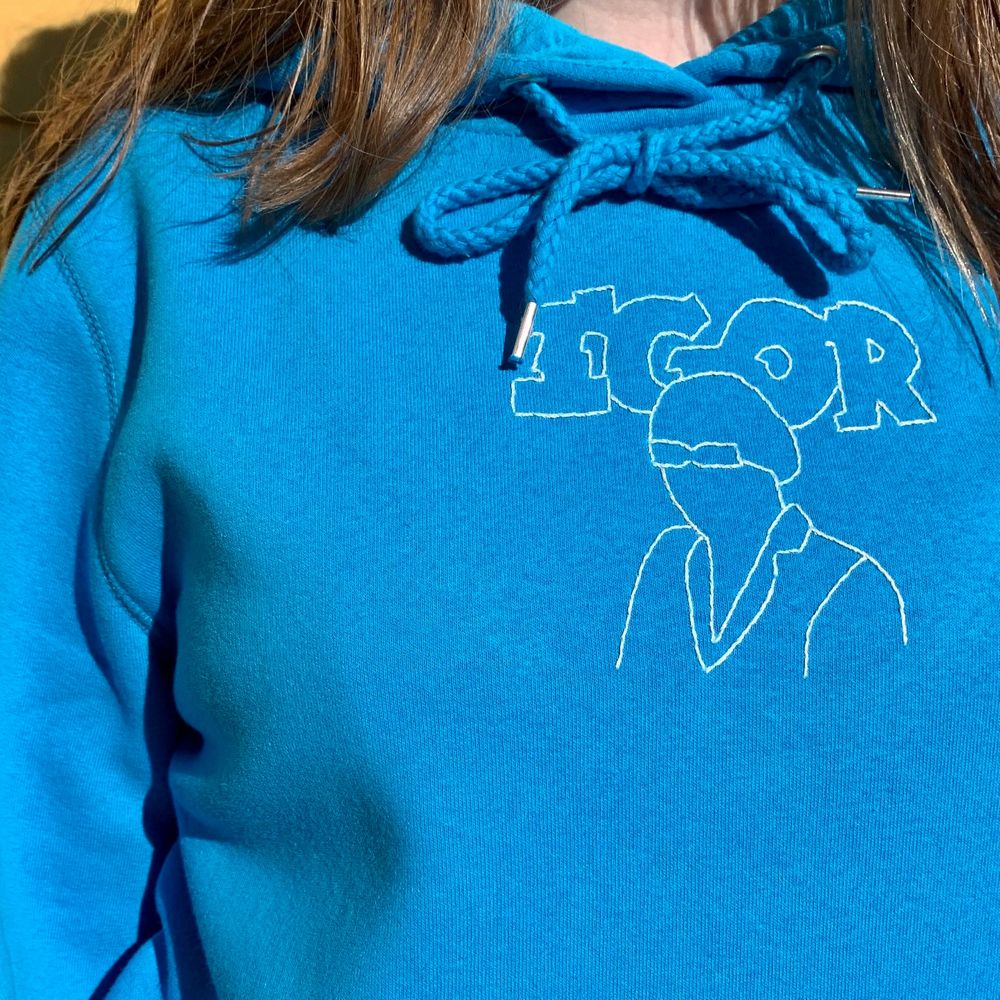 Ännu en handbroderad tröja, denna gång i ett tyler the creator Igor inspirerat motiv 💖 OBS SÅLD, hör av er om ni vill köpa en liknande 💖 Skisser på motiv finns, men skicka gärna egna förslag! 💖 Priset är oftast 300kr men kan variera💖. Tröjor & Koftor.