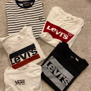 T-shirts  - Levis, vans och lyle&scott t-shirts. Jättefint skick och helt oanvända. Alla för 600kr. En för 140-200kr 