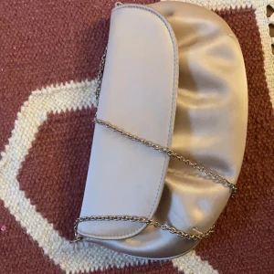 Intressekoll - Buda i kommentarerna 