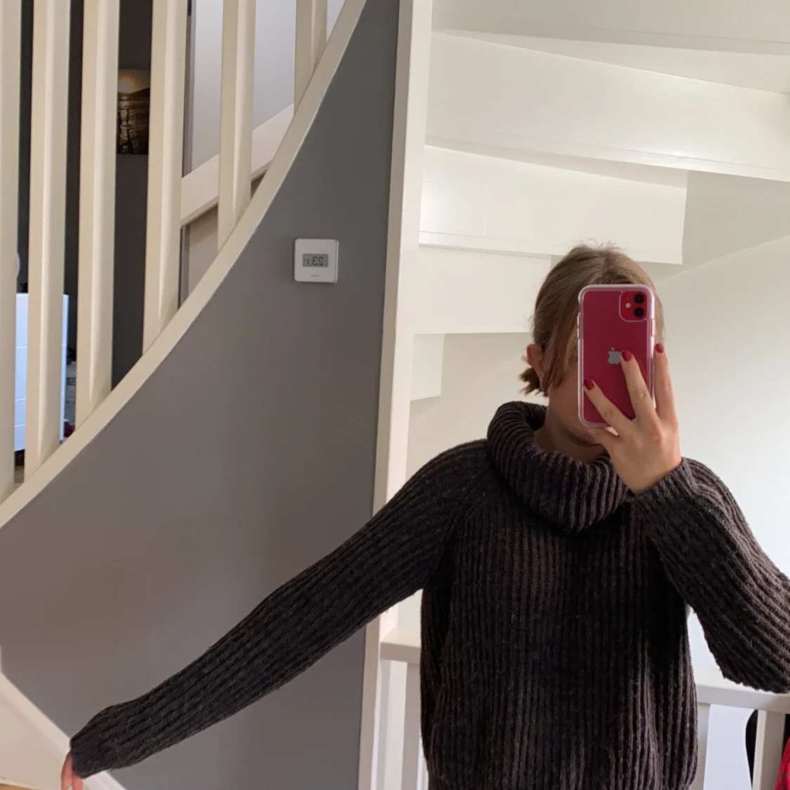 Mörkgrå stickad tröja