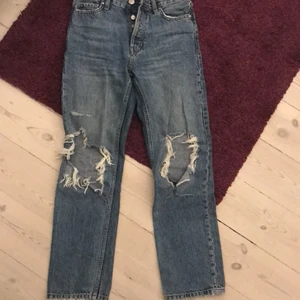 Jeans - Super coola jeans från ginatricot! Älskar dessa jeans men de har tyvärr blivit för små! Skriv gärna vid frågor💕