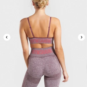 Gymshark berry flex set  - Topp + leggings säljes tillsammans! Setet är helt slutsålt! Bra skick 😍