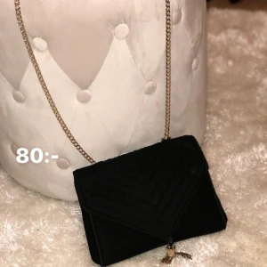  - Velvet axelremsväska 