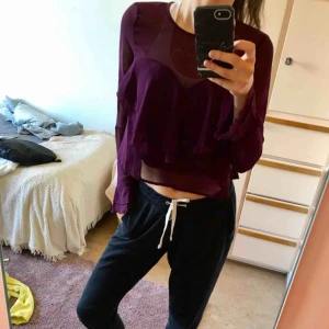  - lila blus ifrån even and odd