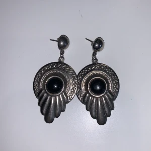 Örhängen  - Silvriga örhängen 