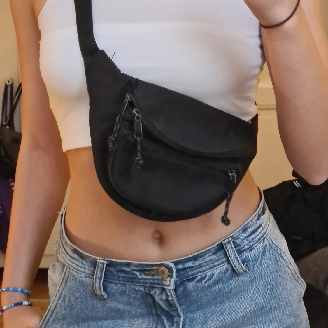 Svart magväska - 90