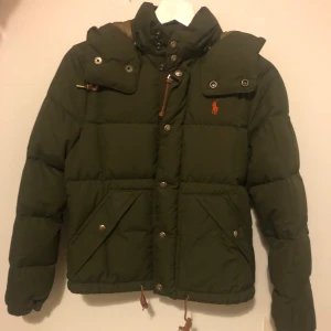 Ralph Lauren Jacka - Super snygg och varm dunjacka från Ralph Lauren i nyskick! Nypris 3000kr. 