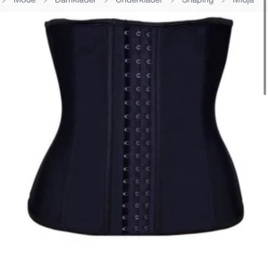 Waisttrainer - Jag säljer denna waisttrainer från fyndiq, då jag fick hem 2 st. Den passar för dig som är storlek xs-s alltså mellan 55cm-64cm i midja. Den är lite stretchig men inte så mycket. Endast testad