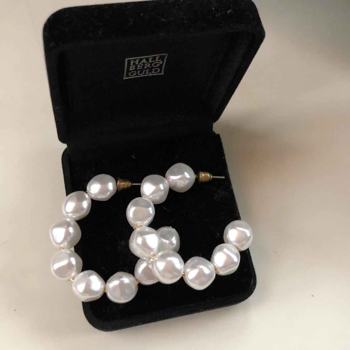 Pärlörhängen oanvända  - 91