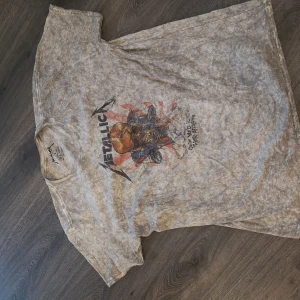 Metallica tshirt  - Tshirt från boohoo Metallica 
