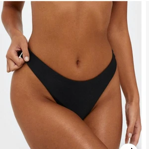 Nya bikinitrosor från Nelly - Helt nya höga bikinitrosor från Nelly med prislappar kvar. Köpta för 129kr, säljer för endast 50kr. Storlek S❤️