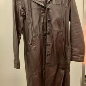 Rock - Super cool vintage skinnrock köpt för ungefär 15-20 år sen🤩 sparsamt använd och superfint skick❤ kan mötas i sthlm 🥰