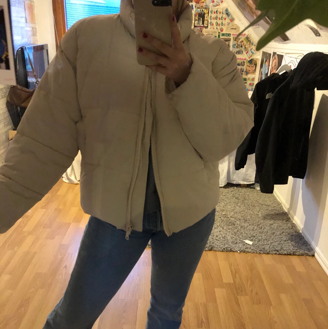 Beige puffjacka! - 90
