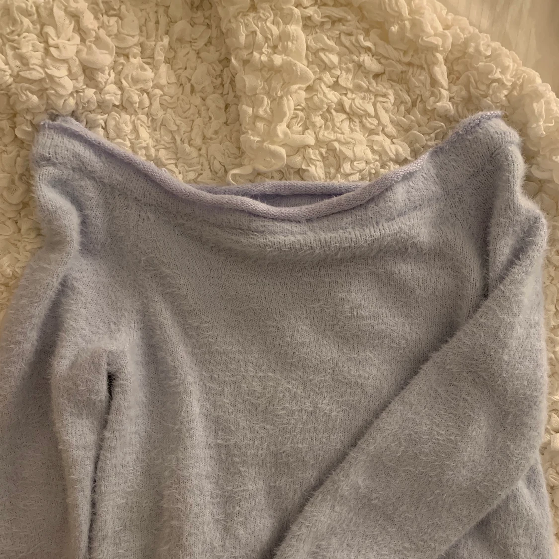 Stickad offshoulder tröja - 90