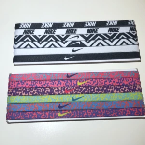 Nike hårband - Hårband för träning från Nike. Aldrig använda, köp båda för 70kr eller ett utav dem för 40kr. 