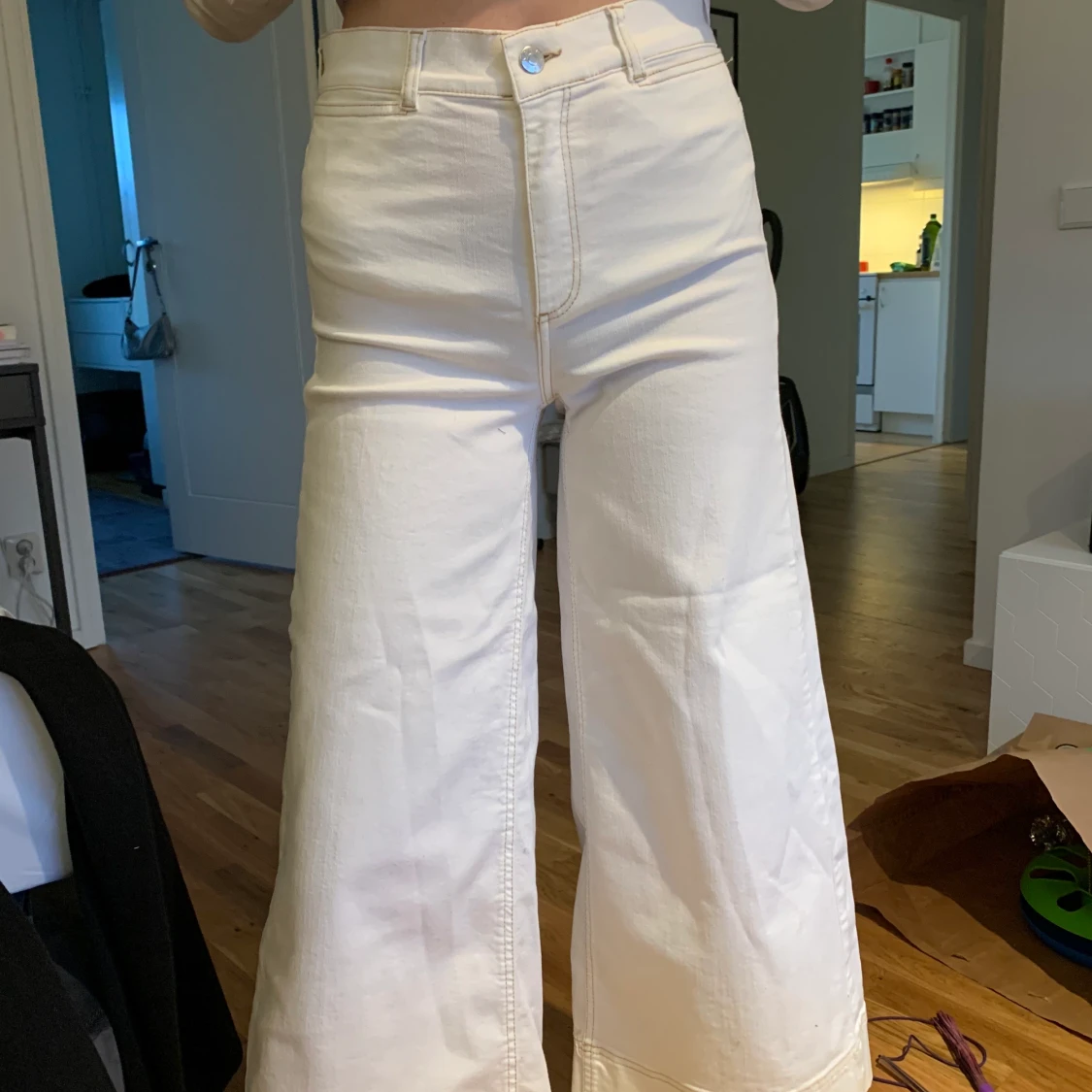 Vita jeans från Wera i storlek 36