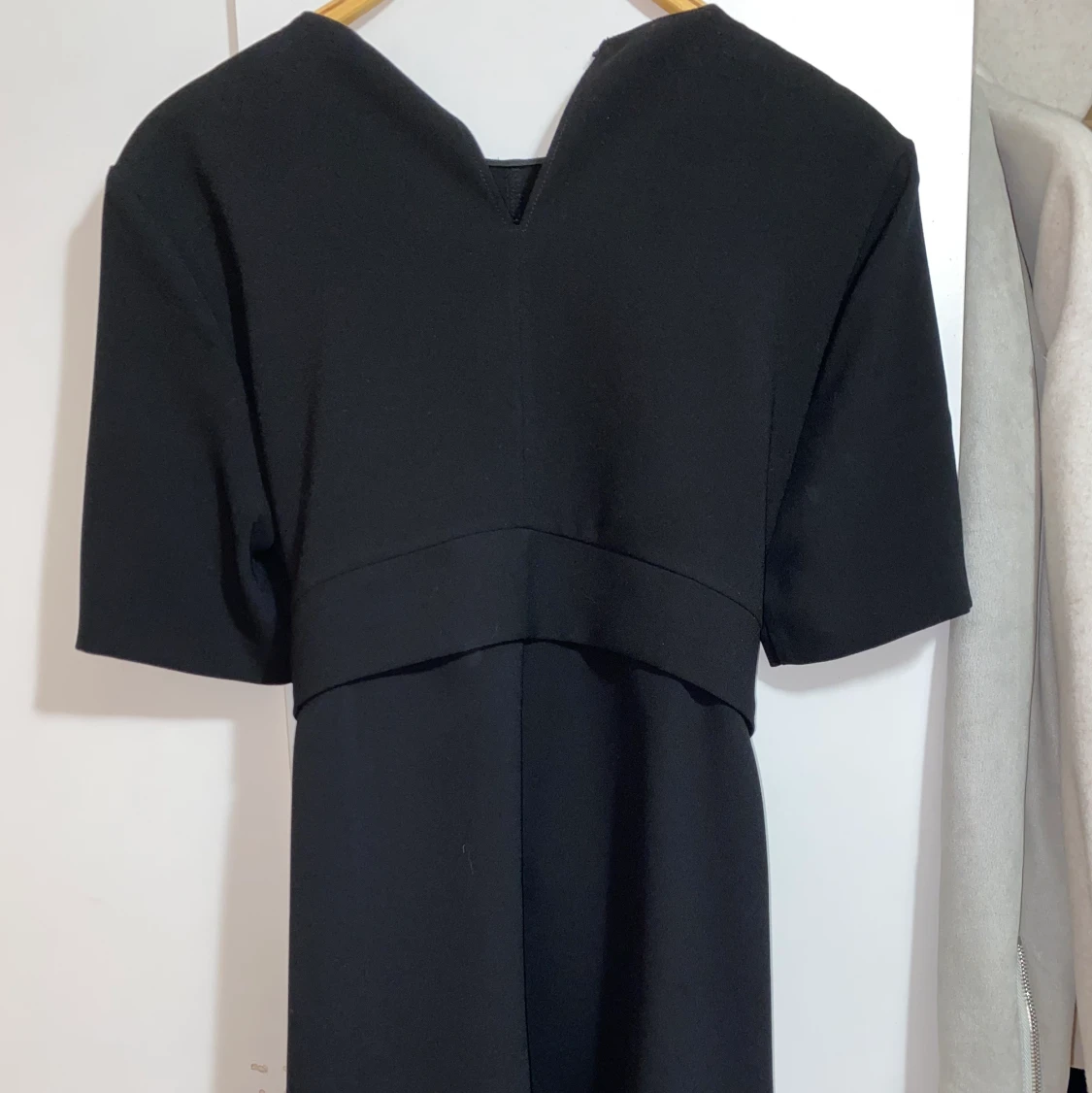 Svart blus med knyte - 91