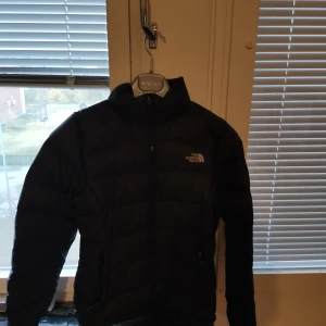 Norh face jacka  - Säljer en fin north face dunjacka i storlek S 