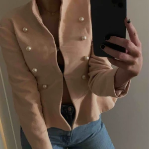  - fin vårjacka från zara 😍 köpare står för frakt! 