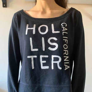 Hollister tröja - 1 gångs använd hollister tröja så den är i mycket god skick. Köparen står för frakt om den ej kan mötas upp