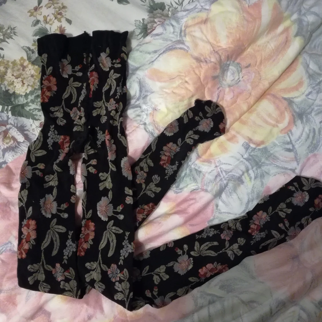 Blommiga strumpbyxor 