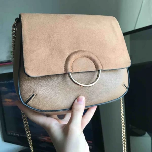  - Snygg väska från Hm som passar till allt och är väldigt söt 💓💞😍💘