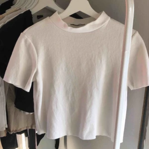  - Fin topp från ZARA, knappt använd och i bra skicka! Köpare står för frakt 