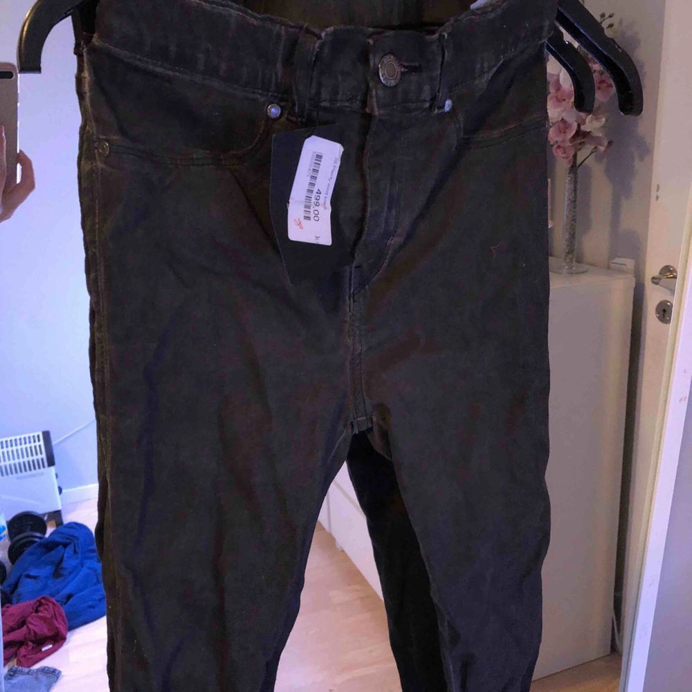 Helt nya, plenty wind black Hämtas i Söråker eller står köparen för frakten Har swish . Jeans & Byxor.