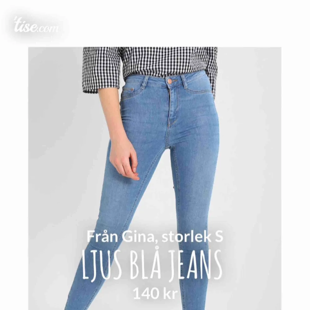Säljer dessa jeans från Gina Tricot, som både är högmidjade och stretchiga! Dem är i jättefint skick, och i storleken S. Kan göra en outfit från tråkig till cool, men den snygga färgen! 140kr + frakt. Jeans & Byxor.